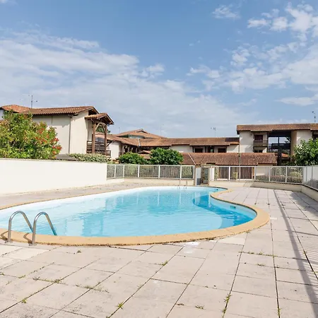 Дом отдыха Lolo, Piscine Et Terrasse *